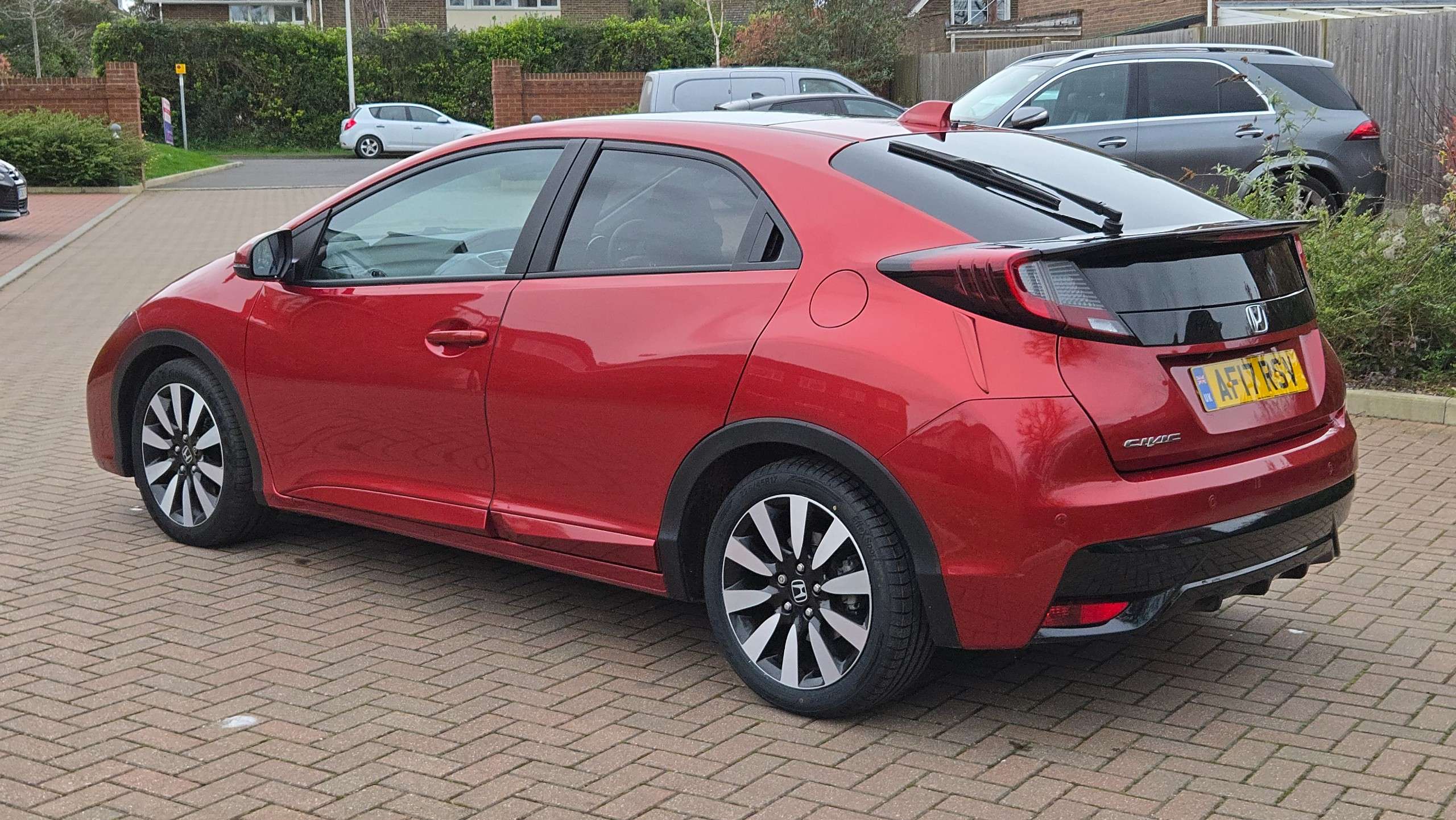 A 2017 HONDA CIVIC 1.8 i-VTEC SR Auto Euro 6 5dr Only 29000 Miles A 2017 HONDA CIVIC 1.8 i-VTEC SR Auto Euro 6 5dr Only 29000 Miles