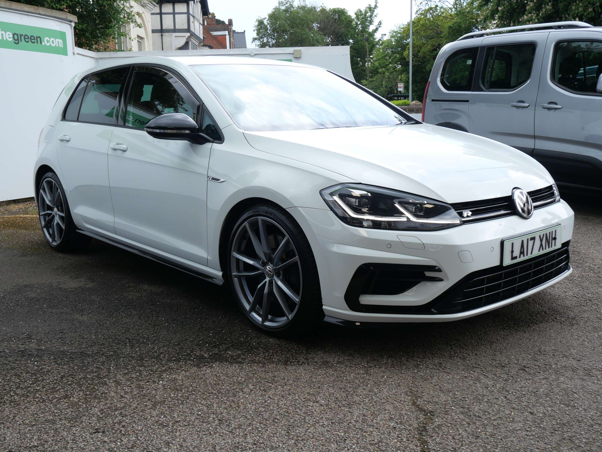 A 2017 VOLKSWAGEN GOLF 2.0 TSI BlueMotion Tech R DSG 4Motion Euro 6 (s/s) (310 ps) 5dr A 2017 VOLKSWAGEN GOLF 2.0 TSI BlueMotion Tech R DSG 4Motion Euro 6 (s/s) (310 ps) 5dr