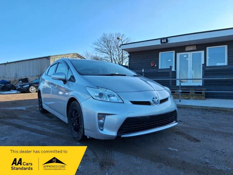 A 2014 TOYOTA PRIUS 1.8 Saloon 4dr Petrol Hybrid CVT (120 g/km, 70 bhp) A 2014 TOYOTA PRIUS 1.8 Saloon 4dr Petrol Hybrid CVT (120 g/km, 70 bhp)