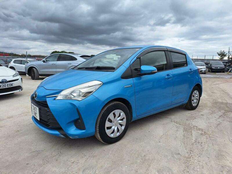 A 2017 TOYOTA - A 2017 TOYOTA -