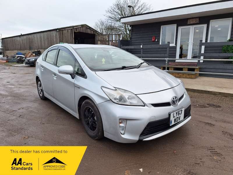 A 2013 TOYOTA PRIUS 1.5 VVT-h Icon Hatchback 5dr Petrol Hybrid E-CVT Euro 6 (s/s) (100 ps) A 2013 TOYOTA PRIUS 1.5 VVT-h Icon Hatchback 5dr Petrol Hybrid E-CVT Euro 6 (s/s) (100 ps)