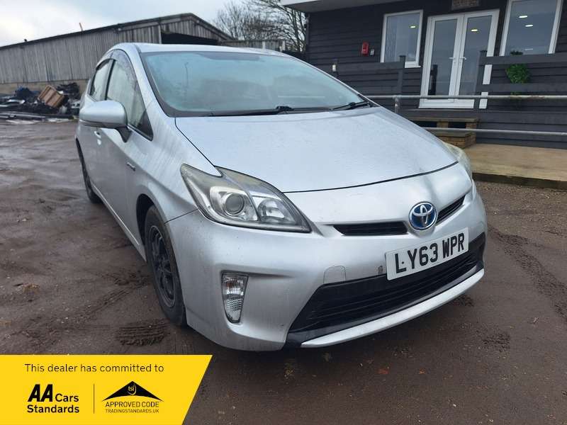 A 2014 TOYOTA PRIUS 1.8 VVT-h T3 Hatchback 5dr Petrol Hybrid CVT Euro 5 (s/s) (136 ps) A 2014 TOYOTA PRIUS 1.8 VVT-h T3 Hatchback 5dr Petrol Hybrid CVT Euro 5 (s/s) (136 ps)