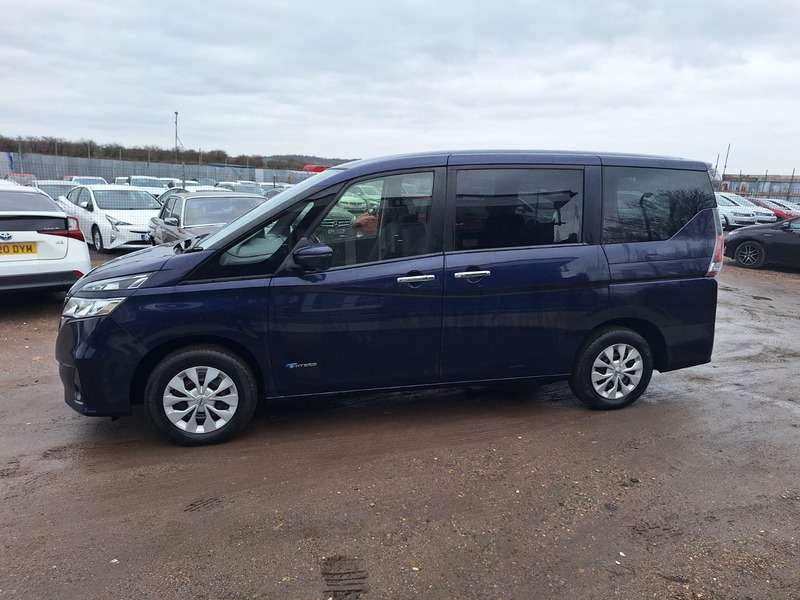 A 2018 NISSAN SERENA A 2018 NISSAN SERENA