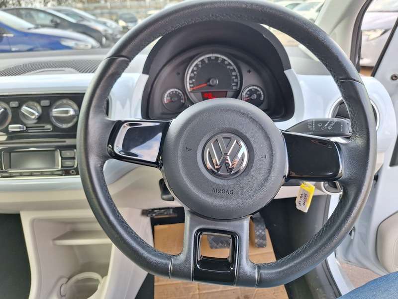 null VOLKSWAGEN UP null VOLKSWAGEN UP