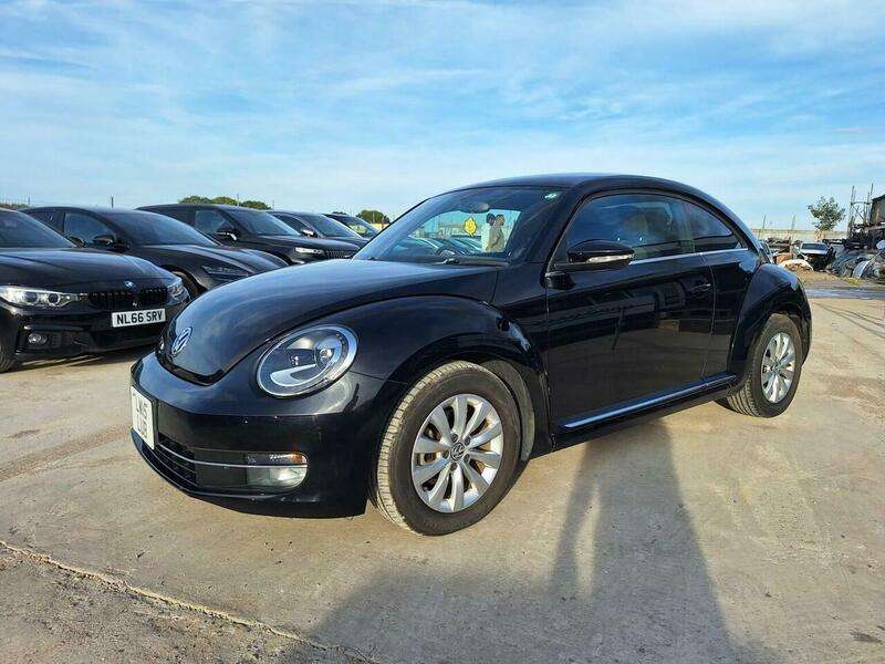 A 2015 VOLKSWAGEN BEETLE 1.2 TSI Design A 2015 VOLKSWAGEN BEETLE 1.2 TSI Design