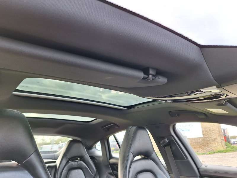 2019 PORSCHE PANAMERA 2019 PORSCHE PANAMERA