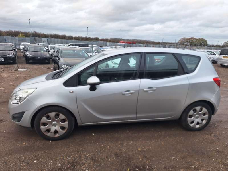 A null VAUXHALL MERIVA 1.4 16V Exclusiv MPV 5dr Petrol Manual Euro 5 (100 ps) A null VAUXHALL MERIVA 1.4 16V Exclusiv MPV 5dr Petrol Manual Euro 5 (100 ps)