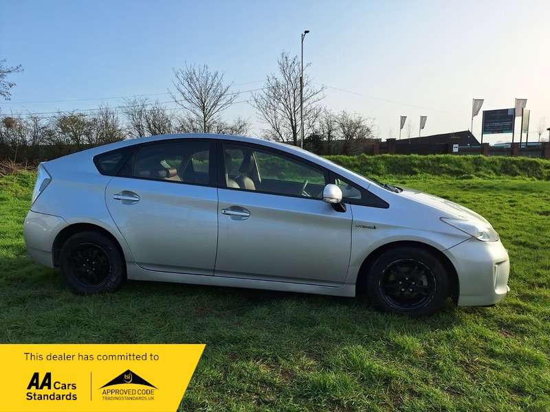 A 2014 TOYOTA PRIUS 1.5 T4 Hatchback 5dr Petrol Hybrid CVT (104 g/km, 76 bhp) A 2014 TOYOTA PRIUS 1.5 T4 Hatchback 5dr Petrol Hybrid CVT (104 g/km, 76 bhp)