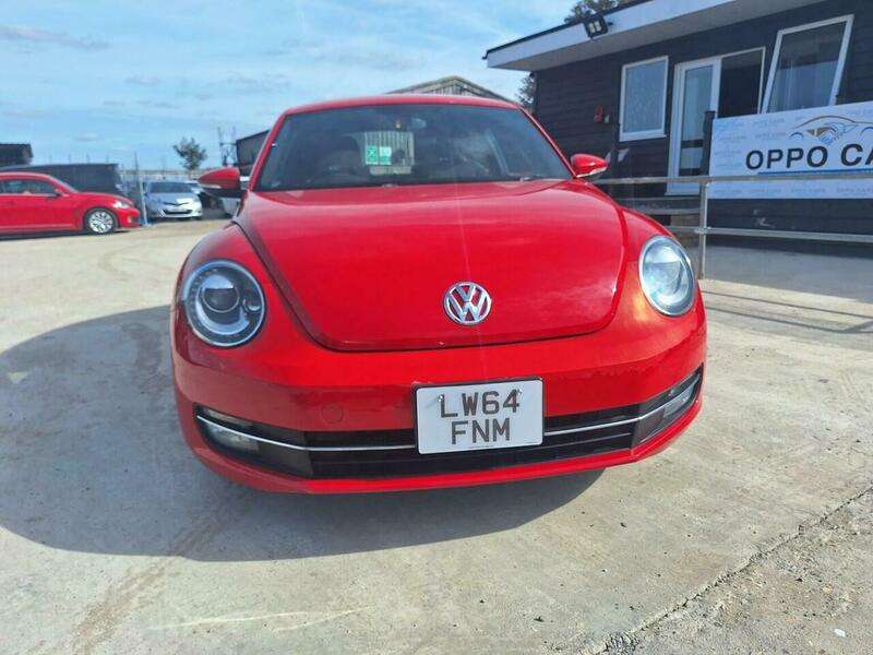 A 2014 VOLKSWAGEN BEETLE - A 2014 VOLKSWAGEN BEETLE -