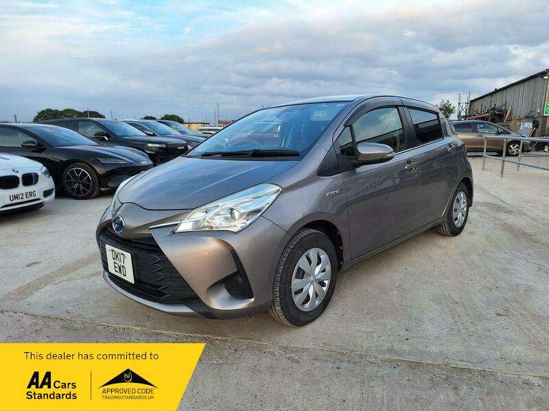 A 2017 TOYOTA - A 2017 TOYOTA -
