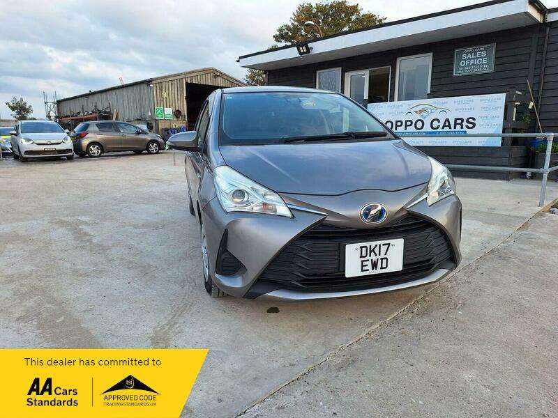 A 2017 TOYOTA - A 2017 TOYOTA -