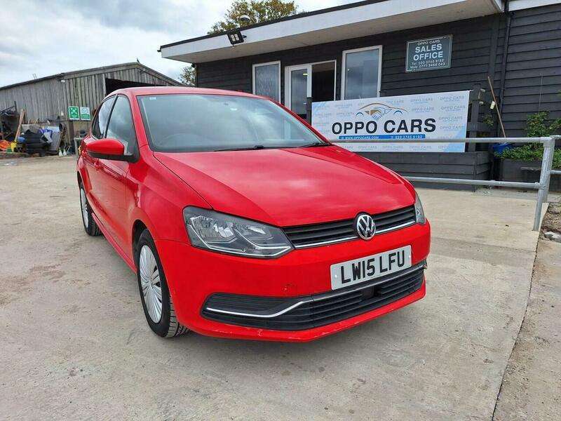 A 2015 VOLKSWAGEN POLO - A 2015 VOLKSWAGEN POLO -