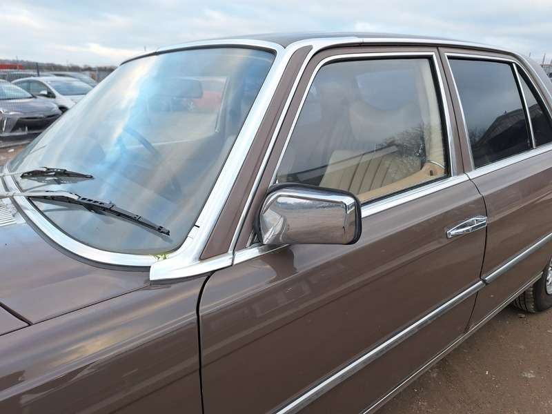 null MERCEDES-BENZ null MERCEDES-BENZ