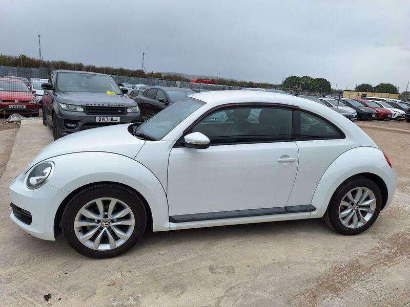 A 2015 VOLKSWAGEN BEETLE 1.2 TSI Design A 2015 VOLKSWAGEN BEETLE 1.2 TSI Design