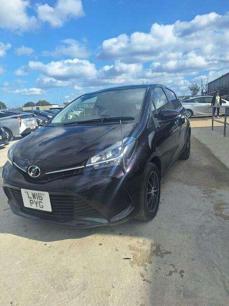 A 2016 TOYOTA - A 2016 TOYOTA -