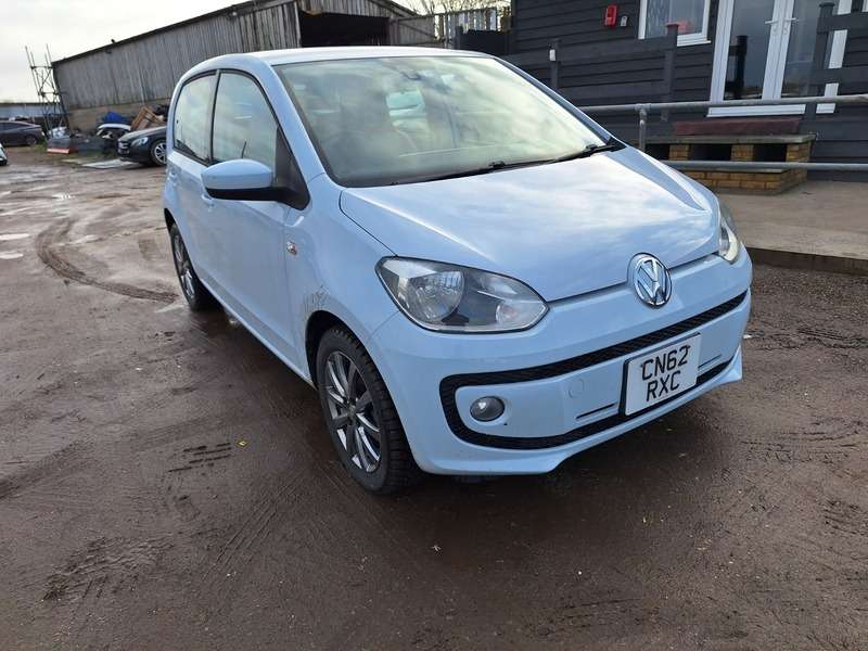 A null VOLKSWAGEN UP A null VOLKSWAGEN UP