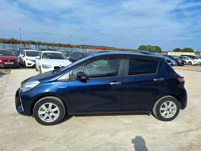 A 2018 TOYOTA - A 2018 TOYOTA -