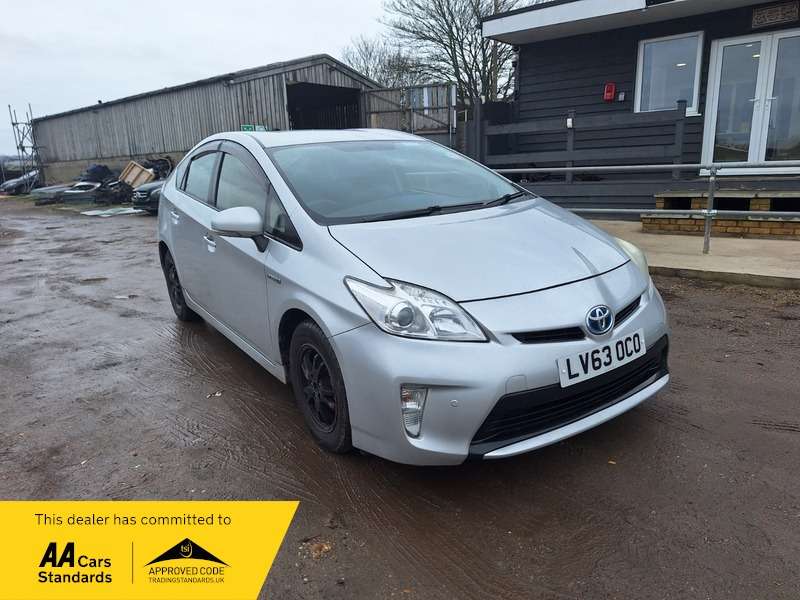 A 2013 TOYOTA PRIUS 1.8 VVT-h Icon MPV 5dr Petrol Hybrid CVT Euro 6 (s/s) (136 ps) A 2013 TOYOTA PRIUS 1.8 VVT-h Icon MPV 5dr Petrol Hybrid CVT Euro 6 (s/s) (136 ps)