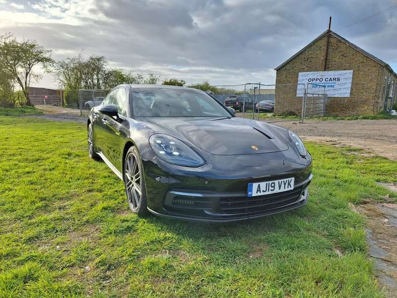 A 2019 PORSCHE PANAMERA 2.9 V6 E-Hybrid 14kWh 4 Saloon 5dr Petrol Plug-in Hybrid PDK 4WD Euro 6 (s/s) (462 ps) A 2019 PORSCHE PANAMERA 2.9 V6 E-Hybrid 14kWh 4 Saloon 5dr Petrol Plug-in Hybrid PDK 4WD Euro 6 (s/s) (462 ps)