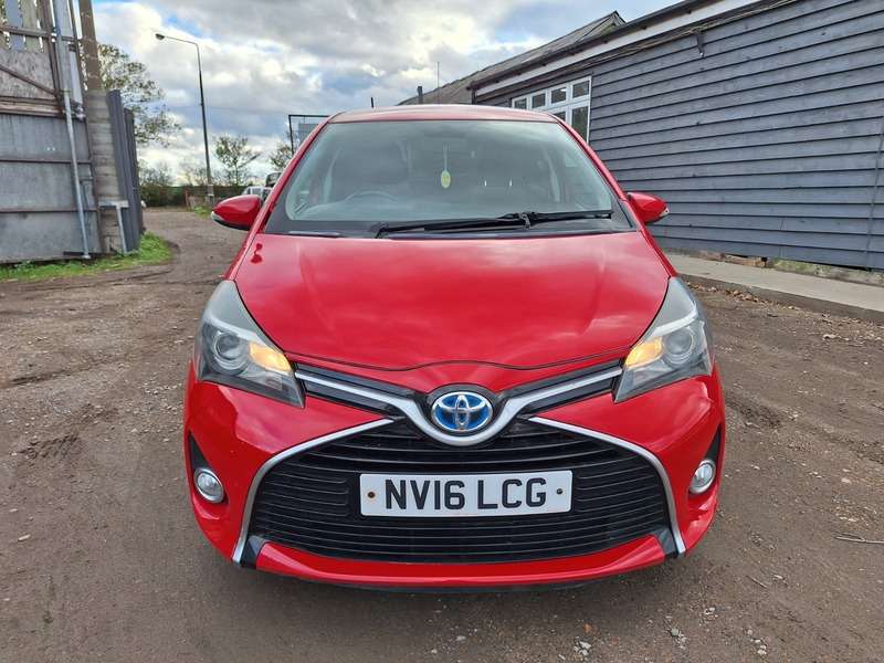 A 2016 TOYOTA YARIS 1.5 VVT-h Icon Hatchback 5dr Petrol Hybrid E-CVT Euro 6 (101 ps) A 2016 TOYOTA YARIS 1.5 VVT-h Icon Hatchback 5dr Petrol Hybrid E-CVT Euro 6 (101 ps)