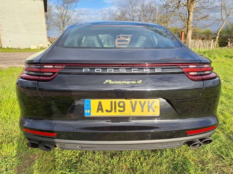 2019 PORSCHE PANAMERA 2019 PORSCHE PANAMERA