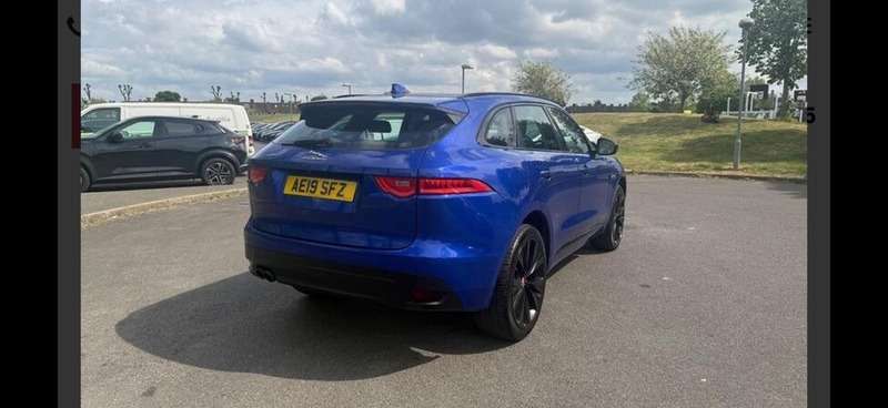 A 2019 JAGUAR F-PACE 2.0 D180 R-Sport SUV 5dr Diesel Auto AWD Euro 6 (s/s) (180 ps) A 2019 JAGUAR F-PACE 2.0 D180 R-Sport SUV 5dr Diesel Auto AWD Euro 6 (s/s) (180 ps)