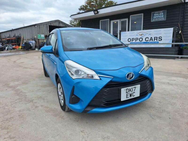 A 2017 TOYOTA - A 2017 TOYOTA -