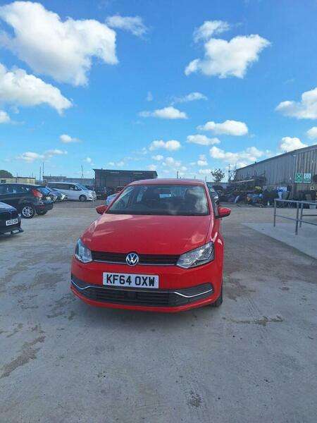 A 2014 VOLKSWAGEN POLO 1.2 TSI BlueMotion Tech beats A 2014 VOLKSWAGEN POLO 1.2 TSI BlueMotion Tech beats