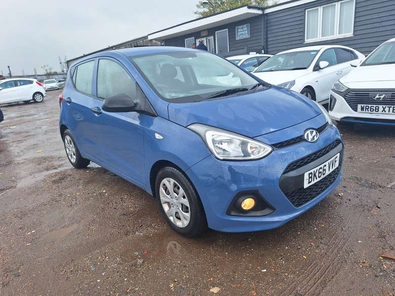 A 2016 HYUNDAI I10 1.0 S Hatchback 5dr Petrol Manual Euro 5 (66 ps) A 2016 HYUNDAI I10 1.0 S Hatchback 5dr Petrol Manual Euro 5 (66 ps)