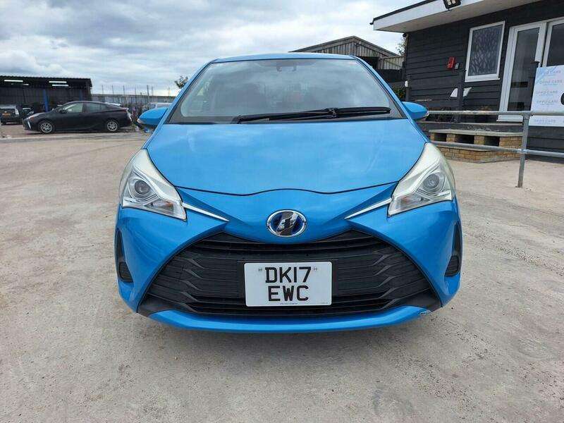 A 2017 TOYOTA - A 2017 TOYOTA -