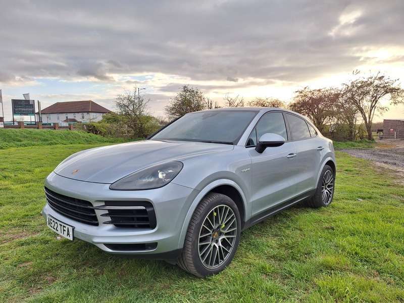 A 2022 PORSCHE CAYENNE 3.0 V6 E-Hybrid 17.9kWh Coupe 5dr Petrol Plug-in Hybrid TiptronicS 4WD Euro 6 (s/s) (3.6kW Charger) (462 ps) A 2022 PORSCHE CAYENNE 3.0 V6 E-Hybrid 17.9kWh Coupe 5dr Petrol Plug-in Hybrid TiptronicS 4WD Euro 6 (s/s) (3.6kW Charger) (462 ps)