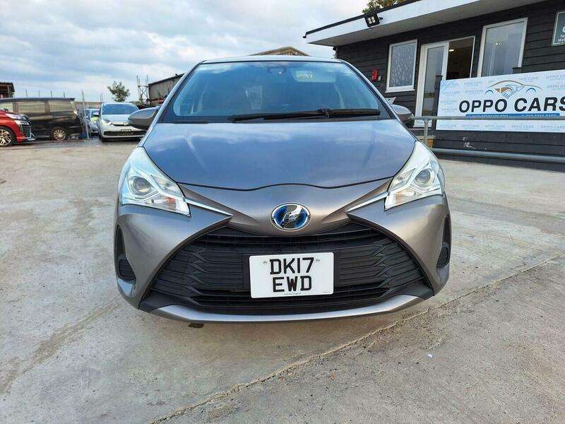 A 2017 TOYOTA - A 2017 TOYOTA -