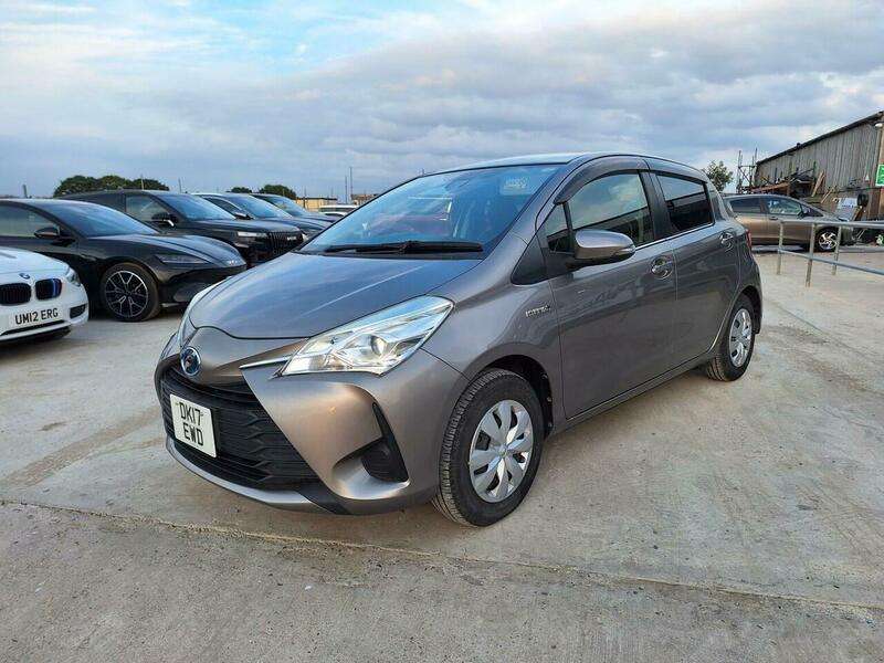 A 2017 TOYOTA - A 2017 TOYOTA -
