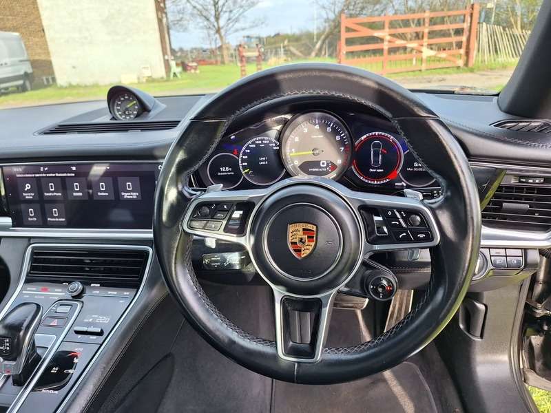 2019 PORSCHE PANAMERA 2019 PORSCHE PANAMERA