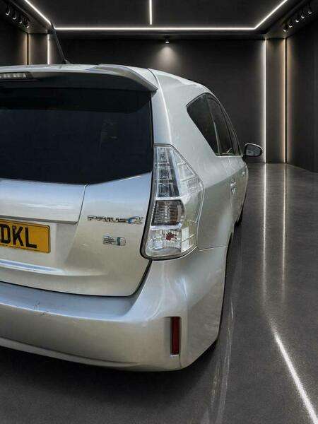 A 2014 TOYOTA PRIUS PLUS A 2014 TOYOTA PRIUS PLUS