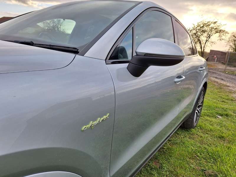 A 2022 PORSCHE CAYENNE 3.0 V6 E-Hybrid 17.9kWh Coupe 5dr Petrol Plug-in Hybrid TiptronicS 4WD Euro 6 (s/s) (3.6kW Charger) (462 ps) A 2022 PORSCHE CAYENNE 3.0 V6 E-Hybrid 17.9kWh Coupe 5dr Petrol Plug-in Hybrid TiptronicS 4WD Euro 6 (s/s) (3.6kW Charger) (462 ps)