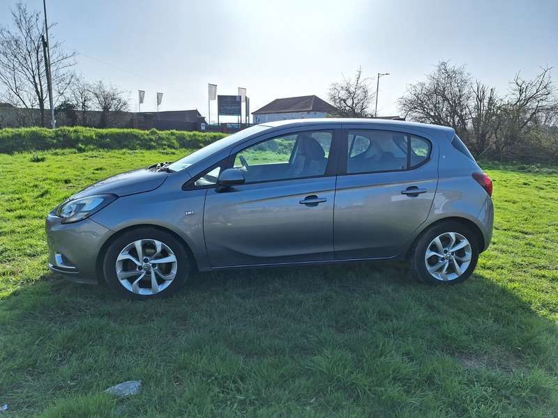 A 2018 VAUXHALL CORSA 1.4i ecoTEC SRi Nav Hatchback 5dr Petrol Manual Euro 6 (90 ps) A 2018 VAUXHALL CORSA 1.4i ecoTEC SRi Nav Hatchback 5dr Petrol Manual Euro 6 (90 ps)