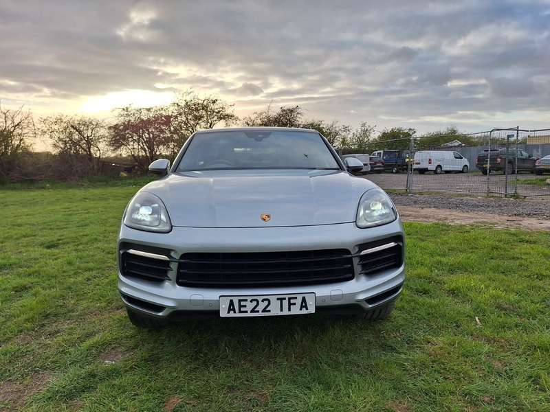 A 2022 PORSCHE CAYENNE 3.0 V6 E-Hybrid 17.9kWh Coupe 5dr Petrol Plug-in Hybrid TiptronicS 4WD Euro 6 (s/s) (3.6kW Charger) (462 ps) A 2022 PORSCHE CAYENNE 3.0 V6 E-Hybrid 17.9kWh Coupe 5dr Petrol Plug-in Hybrid TiptronicS 4WD Euro 6 (s/s) (3.6kW Charger) (462 ps)