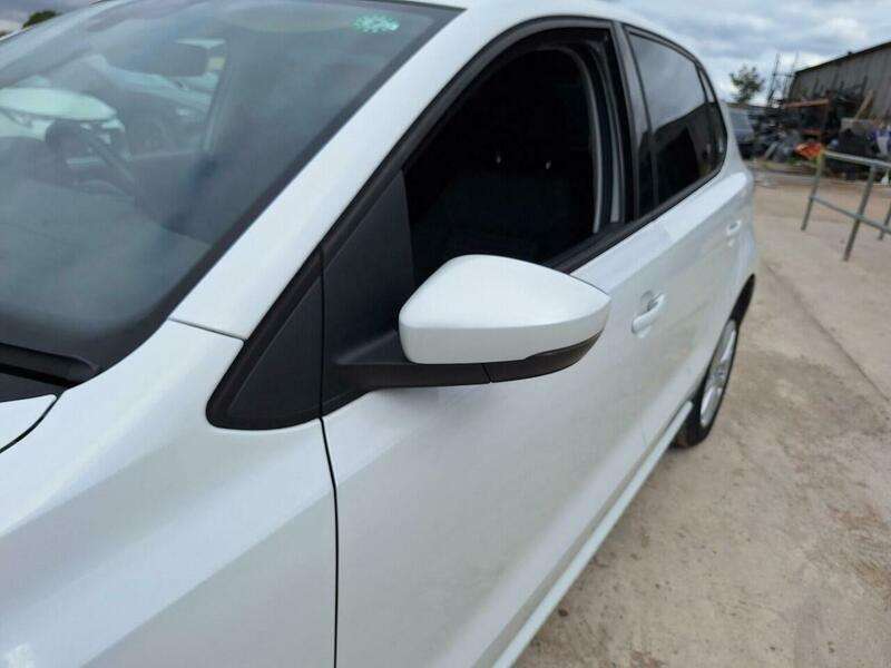 2015 VOLKSWAGEN POLO 2015 VOLKSWAGEN POLO