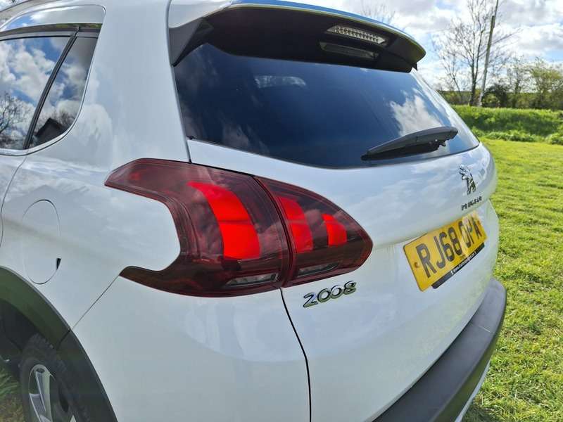 2018 PEUGEOT 2008 2018 PEUGEOT 2008