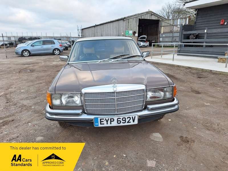 A null MERCEDES-BENZ 280 S A null MERCEDES-BENZ 280 S