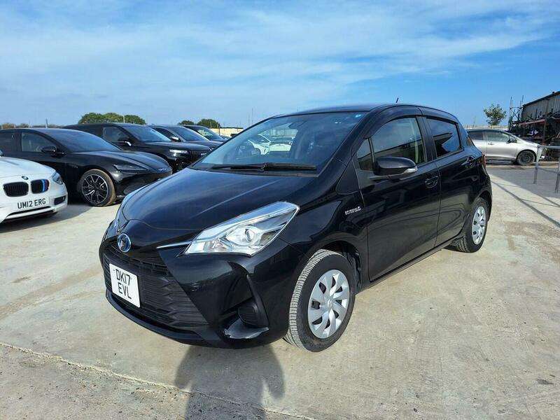 A 2017 TOYOTA - A 2017 TOYOTA -