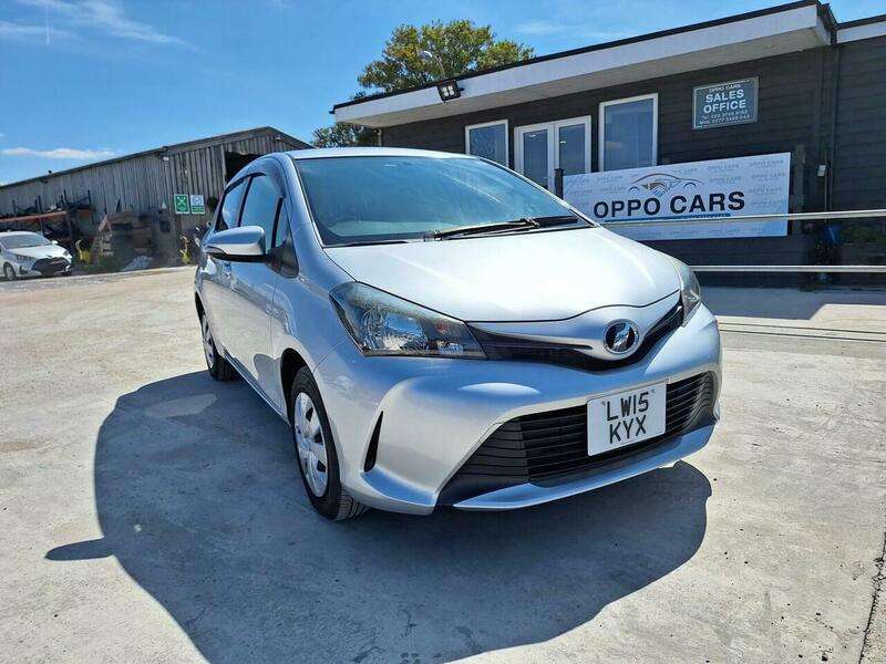 A 2015 TOYOTA - A 2015 TOYOTA -
