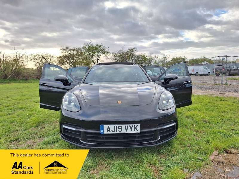 A 2019 PORSCHE PANAMERA 2.9 V6 E-Hybrid 14kWh 4 Saloon 5dr Petrol Plug-in Hybrid PDK 4WD Euro 6 (s/s) (462 ps) A 2019 PORSCHE PANAMERA 2.9 V6 E-Hybrid 14kWh 4 Saloon 5dr Petrol Plug-in Hybrid PDK 4WD Euro 6 (s/s) (462 ps)
