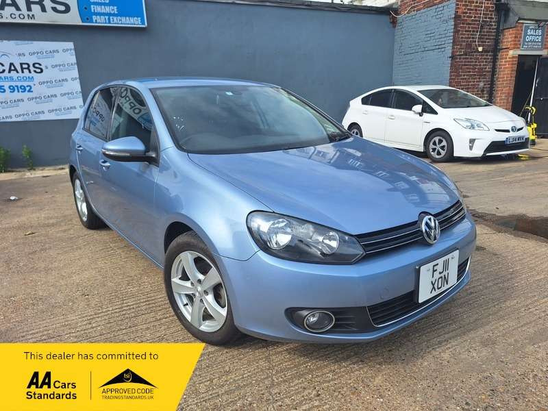 A 2011 VOLKSWAGEN GOLF TSI A 2011 VOLKSWAGEN GOLF TSI