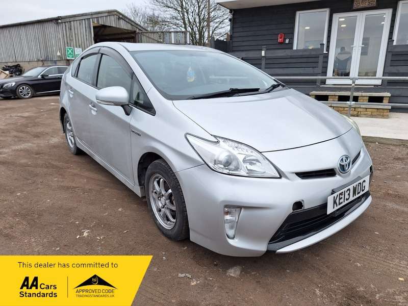 A 2013 TOYOTA PRIUS 1.8 VVT-h T3 Hatchback 5dr Petrol Hybrid CVT Euro 5 (s/s) (136 ps) A 2013 TOYOTA PRIUS 1.8 VVT-h T3 Hatchback 5dr Petrol Hybrid CVT Euro 5 (s/s) (136 ps)