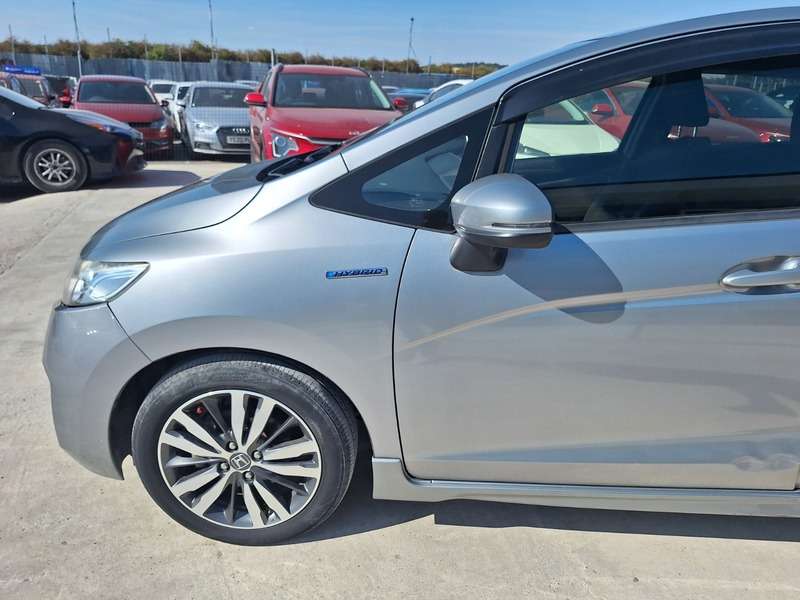 A 2014 HONDA FIT jazz A 2014 HONDA FIT jazz