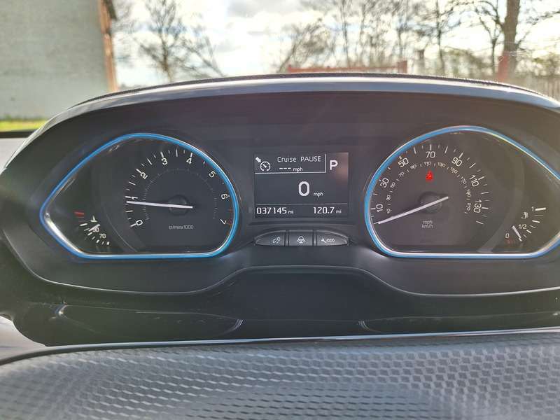 2018 PEUGEOT 2008 2018 PEUGEOT 2008