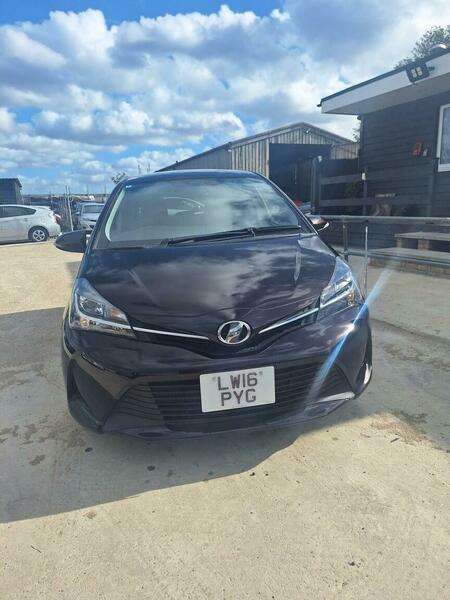 A 2016 TOYOTA - A 2016 TOYOTA -