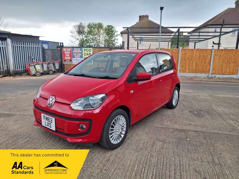 A 2013 VOLKSWAGEN UP A 2013 VOLKSWAGEN UP